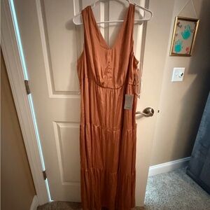 Maggy London Empire Waist 3-Tier Sleeveless Maxi Dress in Desert Sand Size 16W
